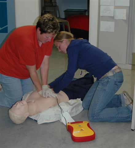 AED training voor personeel Hoi Pipeloi te Schagerbrug