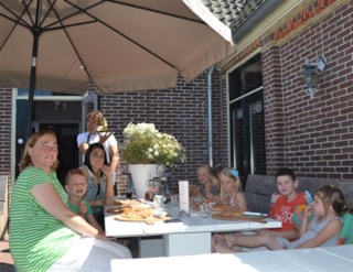 smullen van zelfgemaakte pizza’s