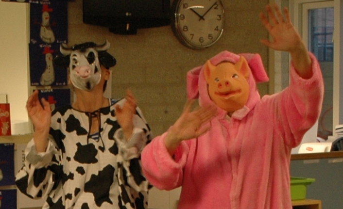 Bezoek van Varken en Koe