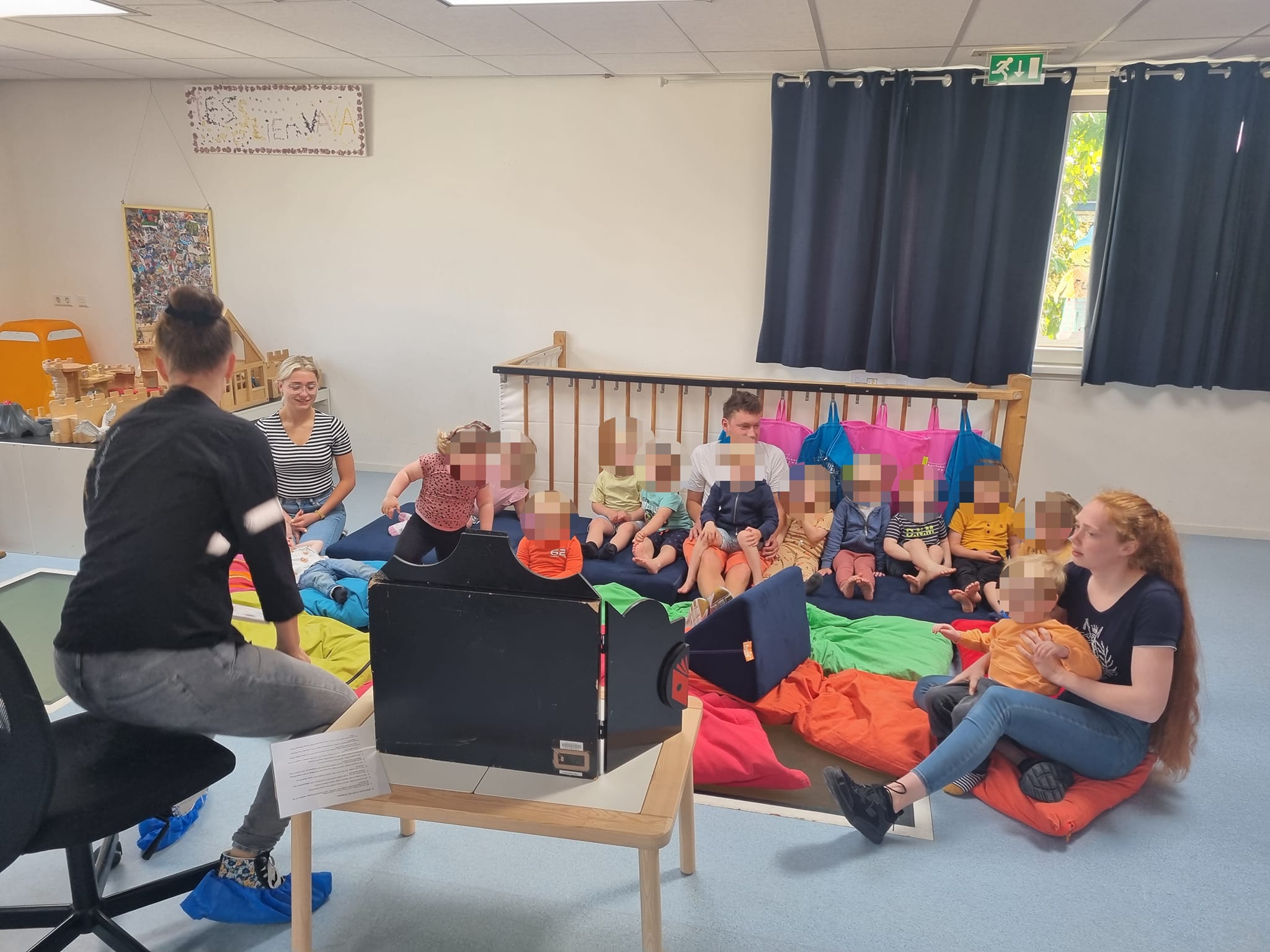 Bezoek van de bibliotheek